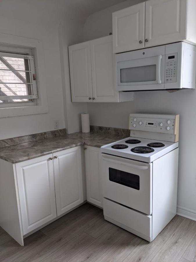Toronto Furnished Living Rooms Εξωτερικό φωτογραφία